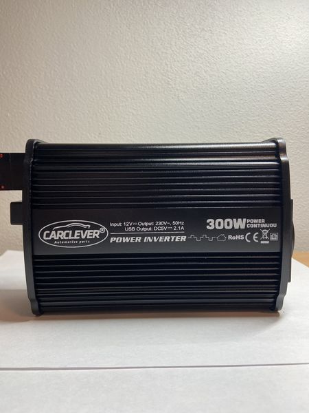 Преобразователь с 12 на 220 вольт CARCLEVER DC12V-AC220V 300-600W, автомобильный инвертор Черный CARCLEVER-600W_130 фото